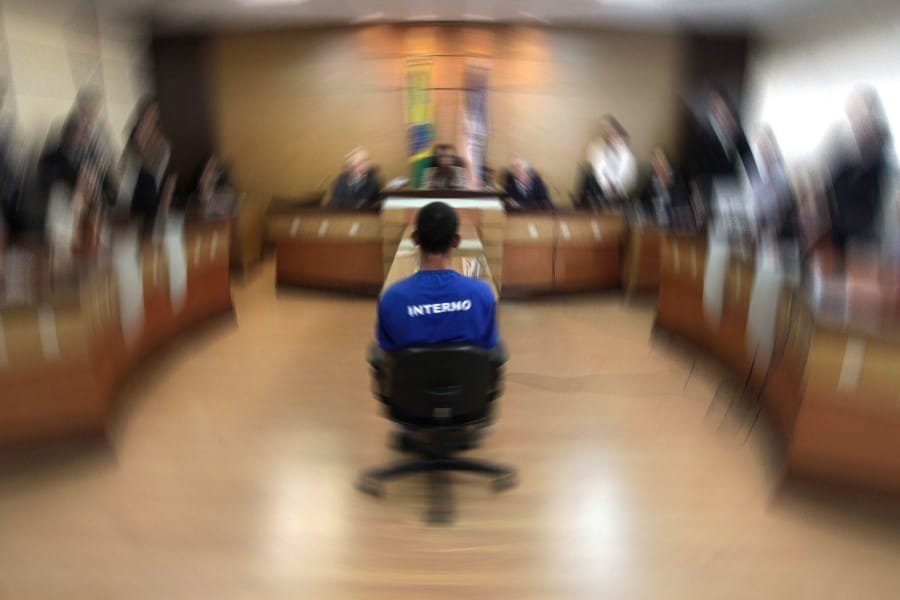 Prende e solta! Audiências de Custódia completam 10 anos. Saiba quantos presos em flagrante são liberados em média pelo juiz