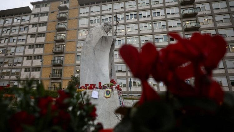 Tomografia confirma melhora do Papa Francisco nesta quarta