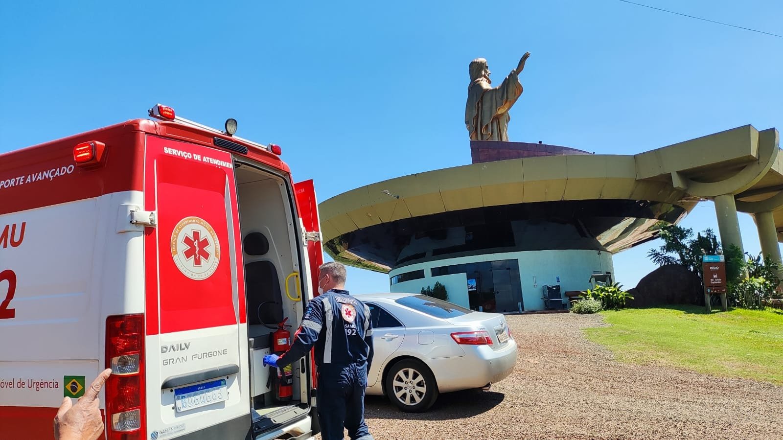 Homem trancado em casa, sofre mal súbito, é socorrido e conduzido mal para hospital em Santa Helena