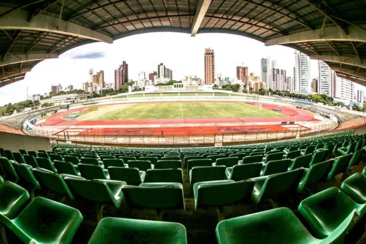 Paranaense: Em decadência, Athlético leva bordoada do Maringá que vai à final com o Operário