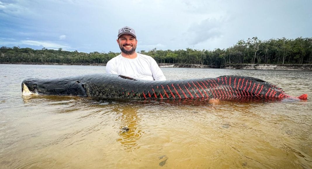 Midia nacional, estadual e local mostram alegria de santa-helenense depois de pegar um gigante dos rios