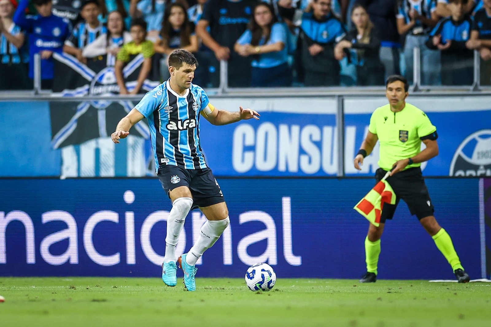 Grêmio fica no empate em casa e Inter há 8 jogos sem perder Grenal