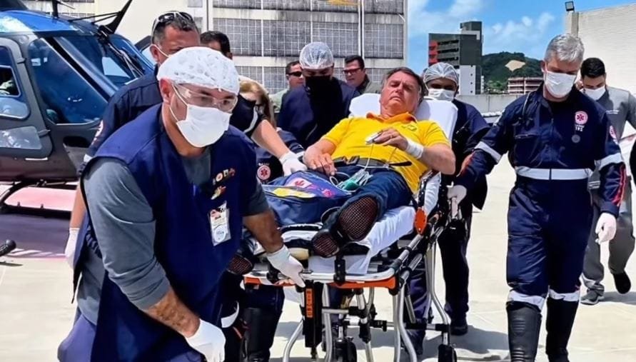 Reflexo da facada, Bolsonaro passa mal e é transferido urgente para hospital