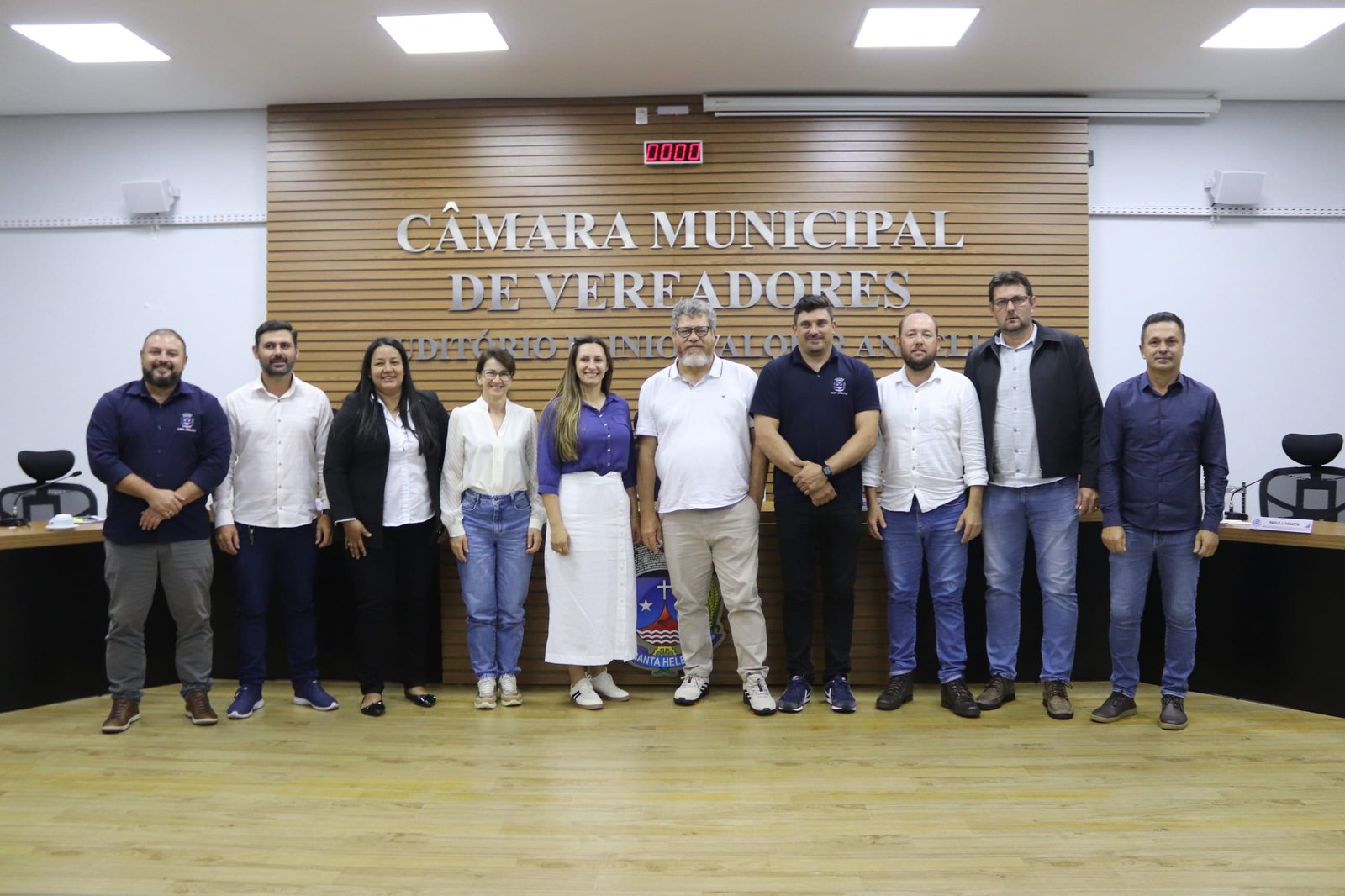 O Jacaré do vozeirão com 37 anos de rádio em Santa Helena, recebeu homenagem da câmara