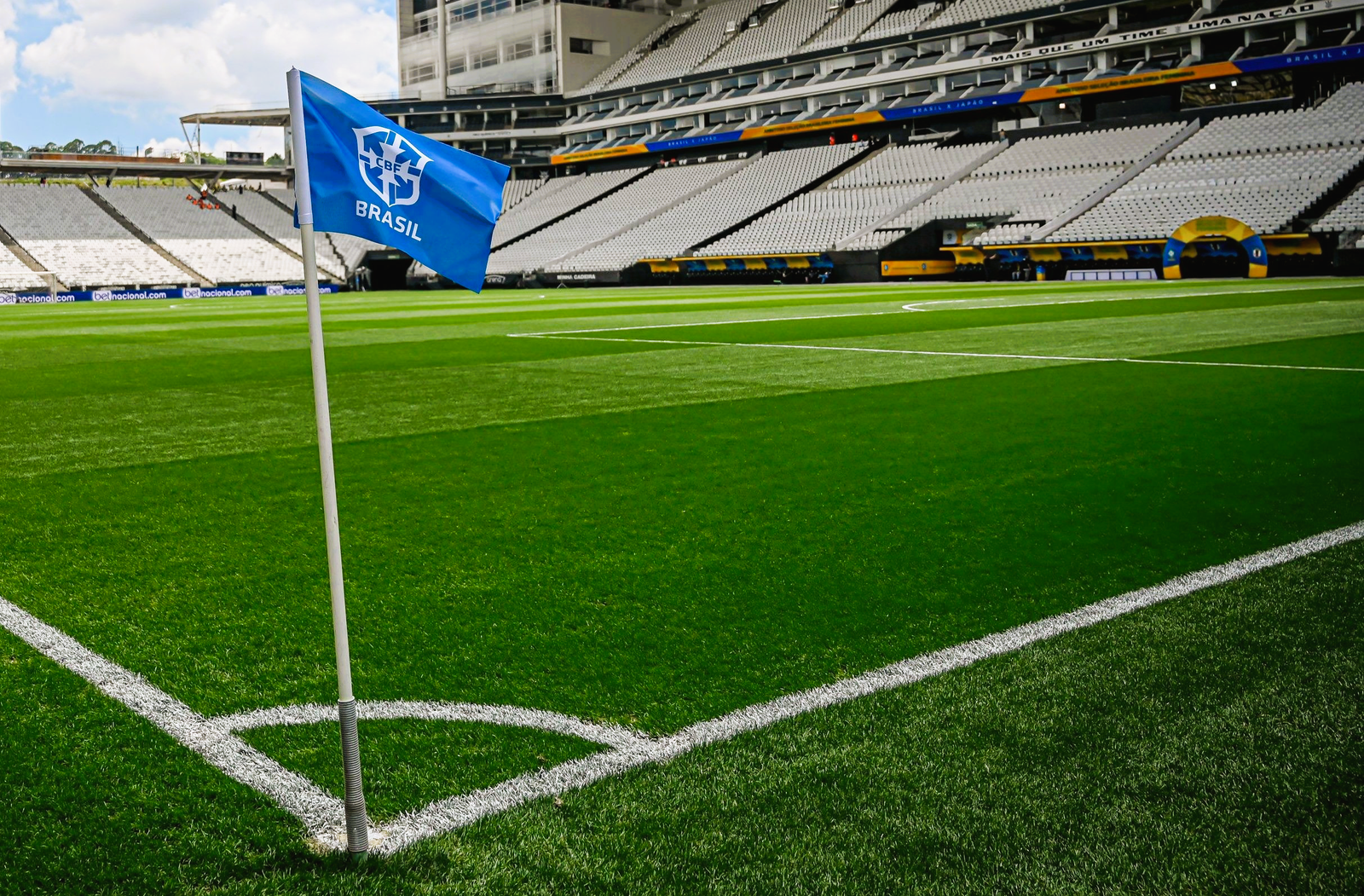Inter recebe o Flu e Grêmio sobe a fria serra para enfrentar o Ju. Saiba onde assistir todos os jogos