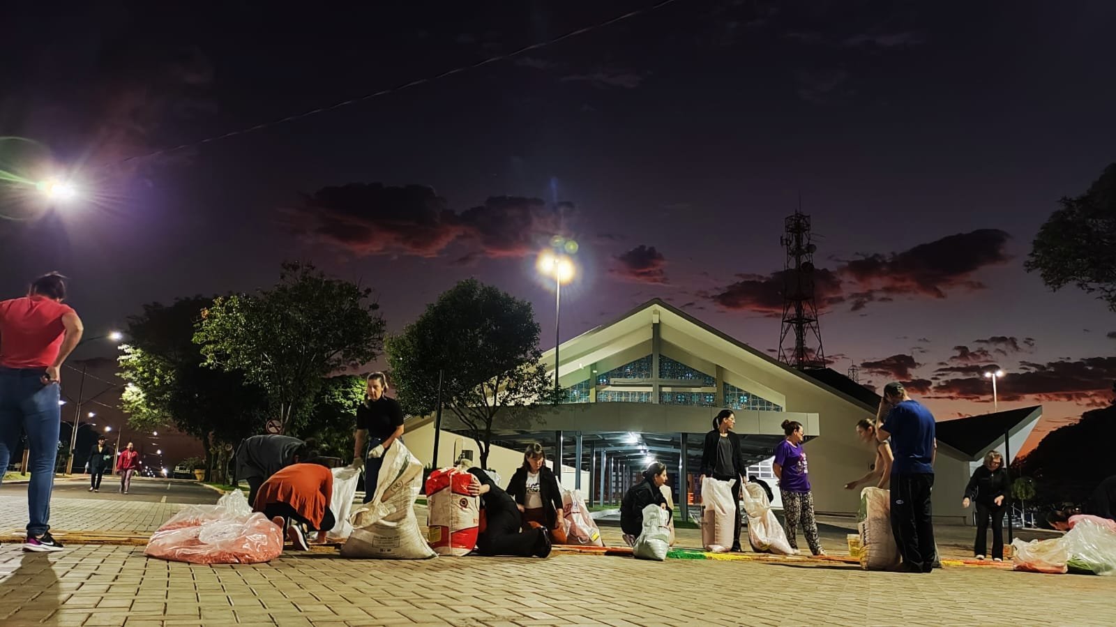 Corpus Christi motiva fiéis a madrugar nesta quinta. Padre explica significado do dia santo