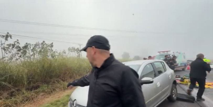 Peugeot bate com força em camionete dirigida por santa-helenense que escapa de colisão ainda maior (Vídeo)
