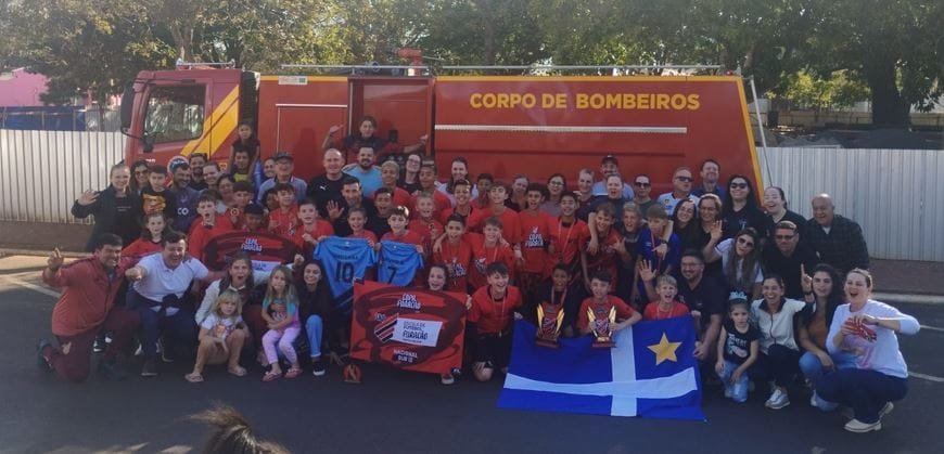 Campeões  sub-11 e sub-13 têm recepção calorosa em SH: familiares, amigos e desfile com caminhão dos bombeiros (vídeo)