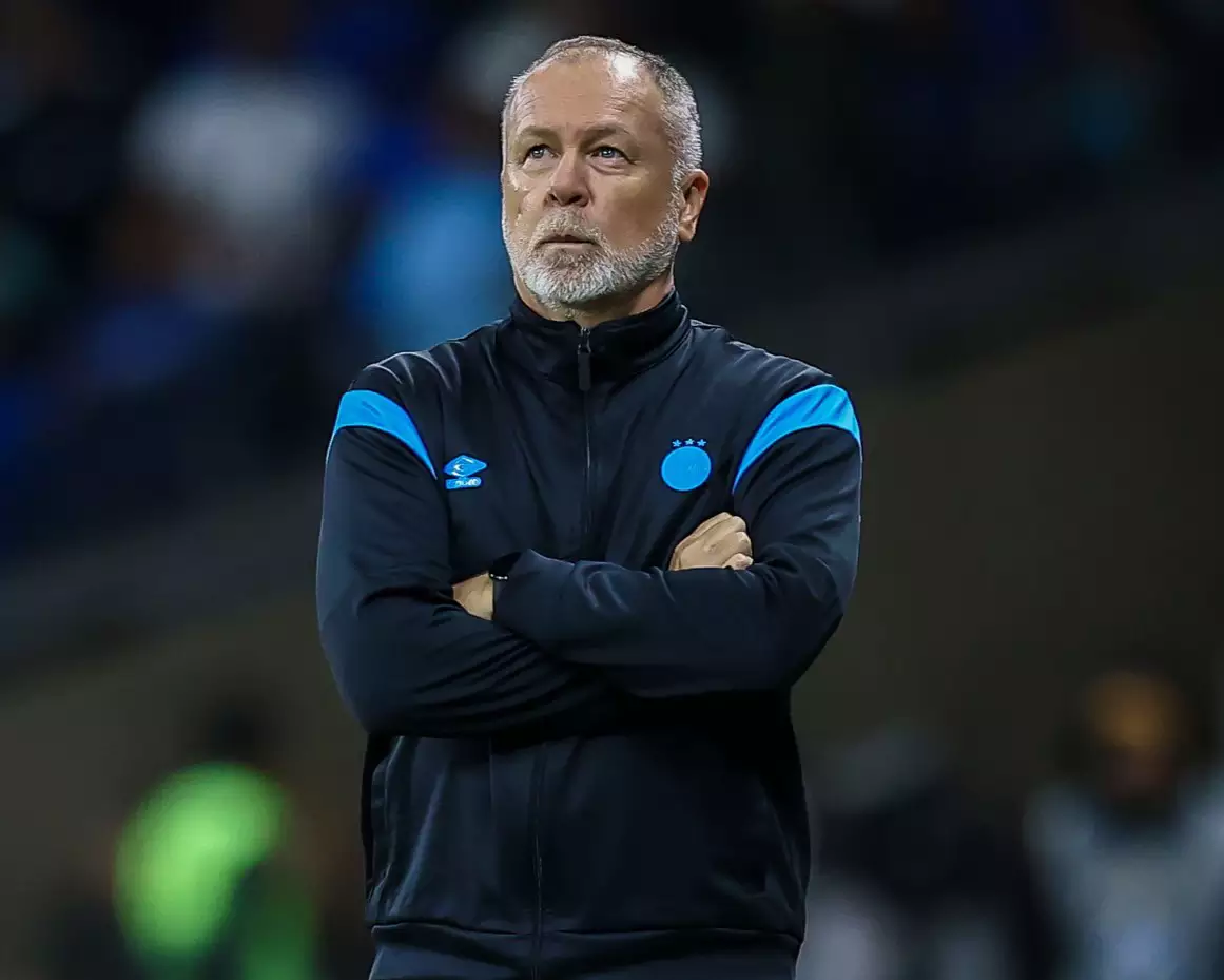 Grêmio vê “estrelas” no Cruzeiro, leva 4 e Mano é sincero