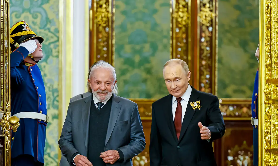Lula recebe ligação de Putin e conversa sobre guerra na Ucrânia e Brics