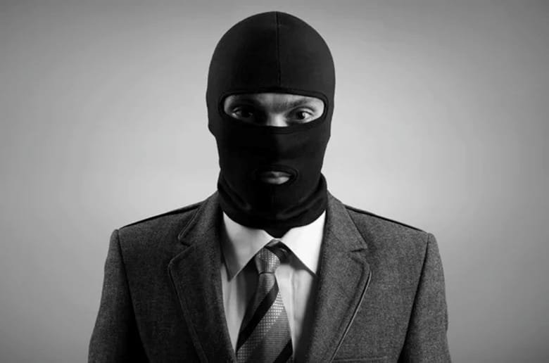 Do fuzil à caneta: as duas faces do crime organizado