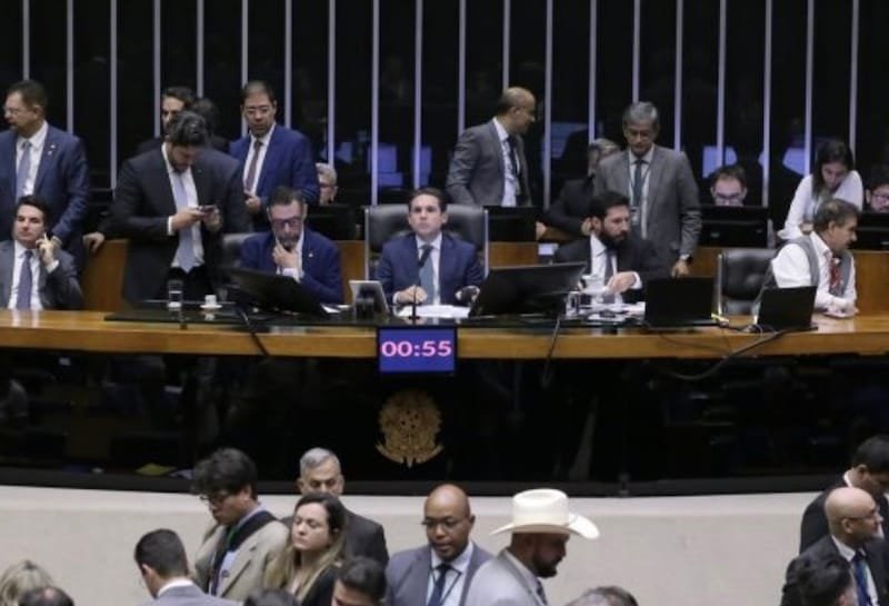 Impopular, PEC da Blindagem é aprovada para por freio ao STF e restabelecer artigo constitucional