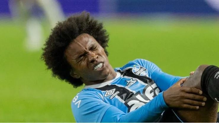 Willian sai machucado e Grêmio vence o Vitória por 3 a 1 em jogo marcado por mudança de postura após intervalo