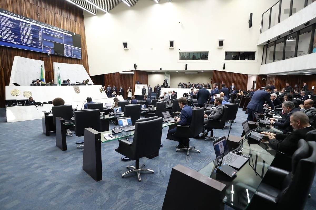 Morte de ex-assessor do PT em ação da PM gera discussão e acusações na Assembleia do Paraná