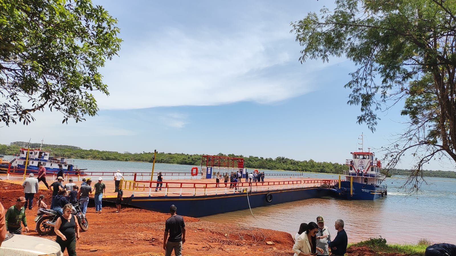 Autoridades e empresários falam sobre nova balsa do Paraguai, inaugurada nesta sexta!