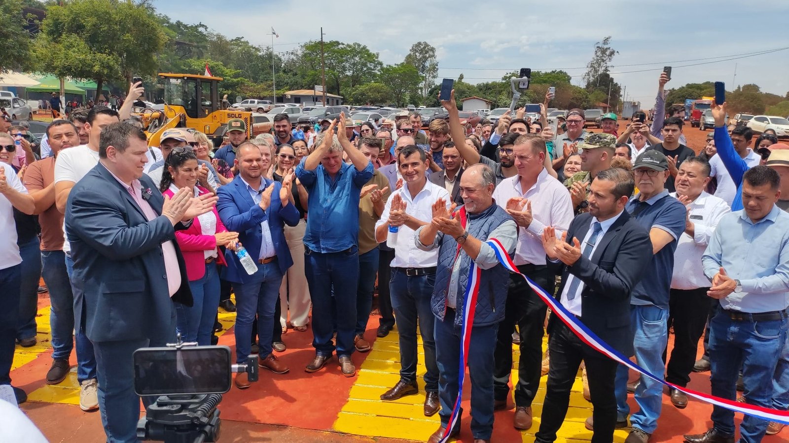 Com presença do prefeito de Santa Helena, inaugurada nova balsa no Paraguai
