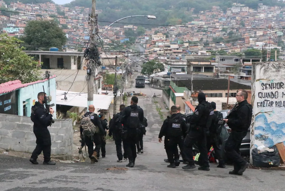 Sem ajuda federal, Governo do Rio faz a maior operação dos últimos tempos contra o crime organizado. Mais de 60 mortos