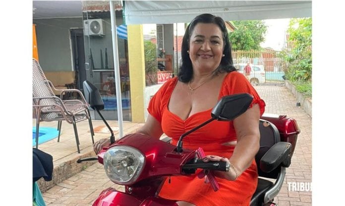 Por ciúmes, marido de 70 anos esfaqueia mulher de 55 anos que não resiste