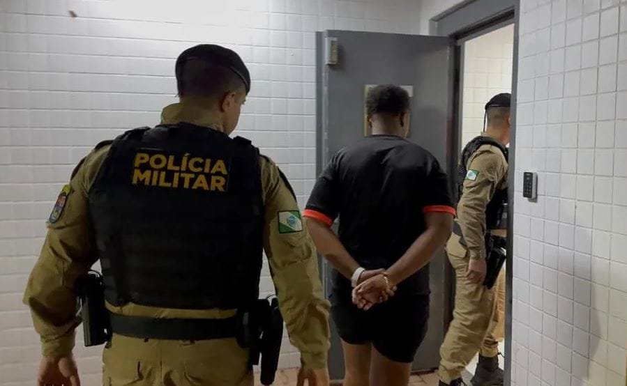 Tragédia! Mãe de motorista envolvido em perseguição que acabou com morte de policial, passa mal ao ver filho preso e morre