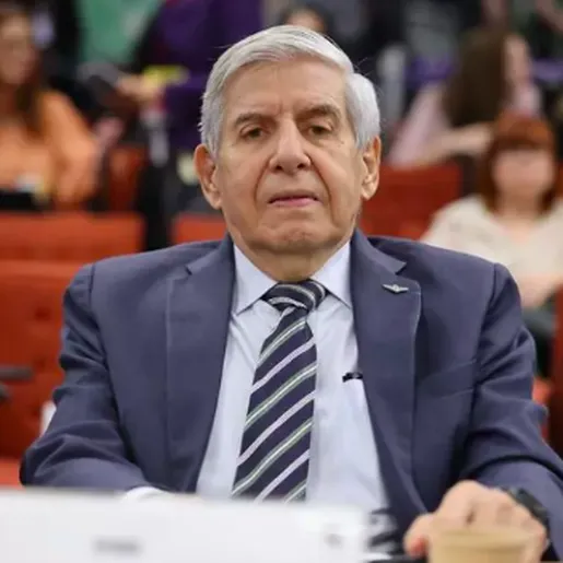 Velho, quase 80 anos e com Alzheimer, mandado para prisão domiciliar com tornozeleira por Moraes