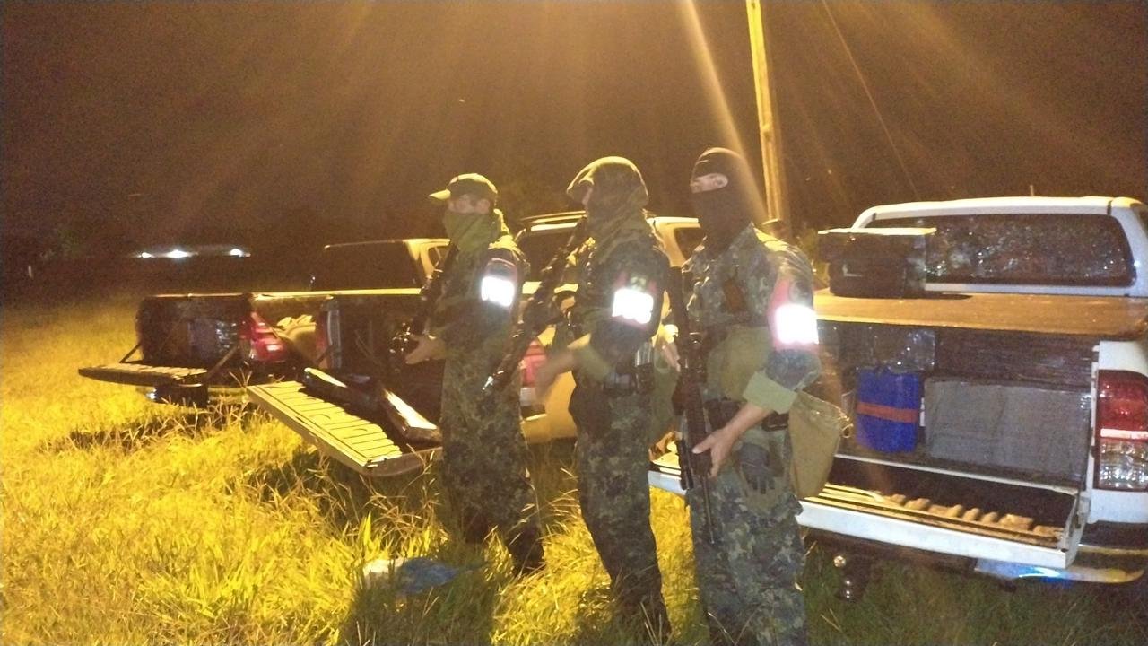 70 toneladas!!! (Vídeo no ar) Madrugada tensa na divisa do BR com o PY. Morte, prisões e recorde nacional de apreensão de maconha
