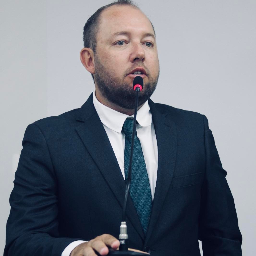 Vídeo: Vereador reconhece erro e renuncia a vale-alimentação de 2 mil reais da Câmara de Santa Helena