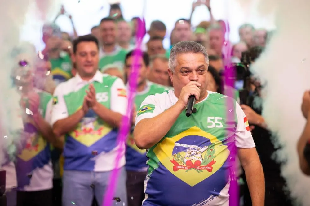 João Rodrigues em vídeo: O boicote às Havaianas e a quem atinge… E se o escândalo do Banco Master fosse com Bolsonaro e não com Moraes?