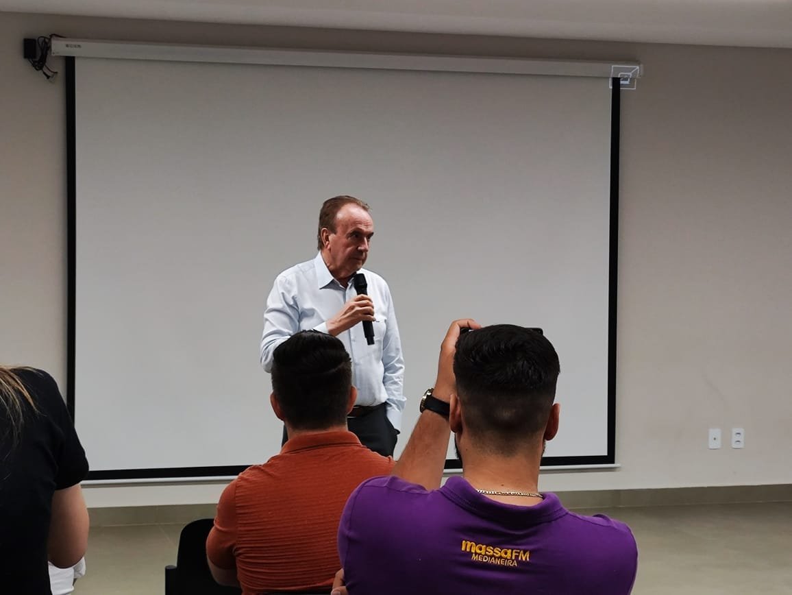 Lar reuniu imprensa e presidente avalia 2025 manifestando preocupação com insegurança jurídica do país (vídeo)