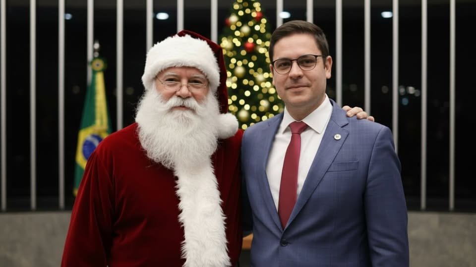 Vídeo: Matheus Vermelho deixa sua mensagem de Natal e Ano Novo
