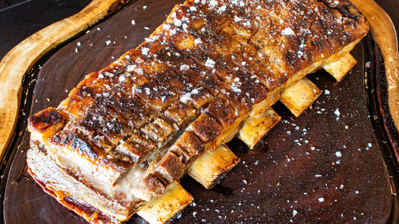 Costela no sal grosso assada na brasa: Me rendo!