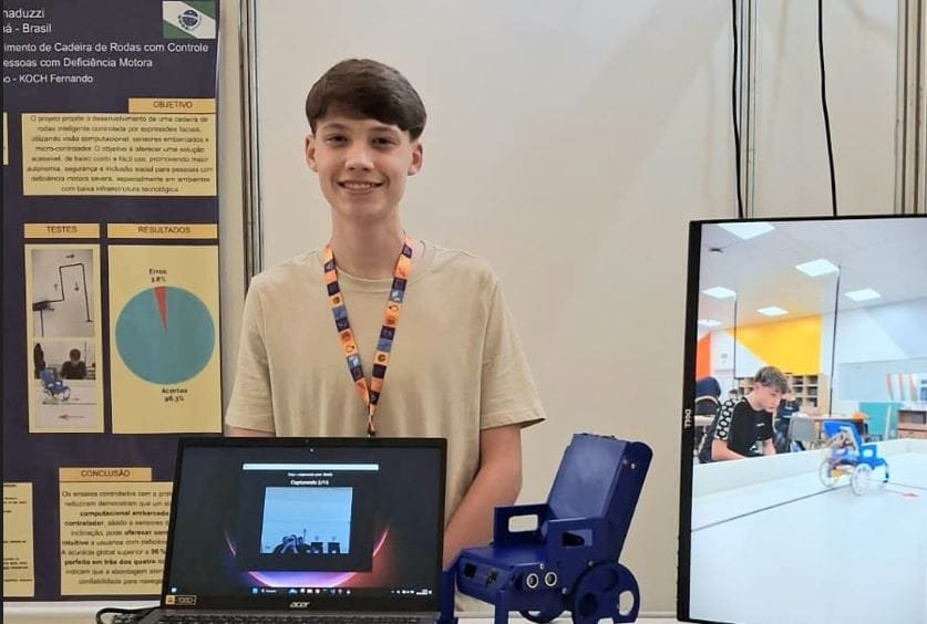 Premiado, santa-helenense desenvolve projeto de cadeira de rodas comandada por expressões faciais