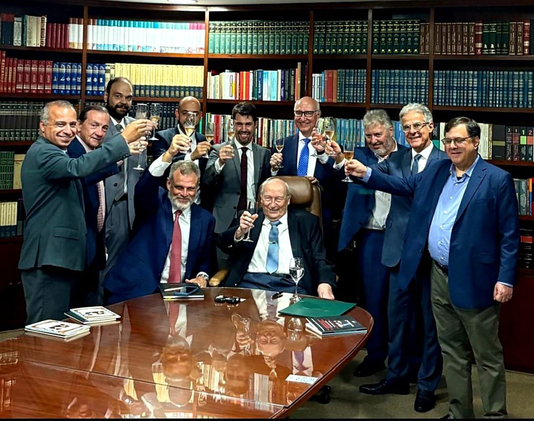 Jurista Ives Gandra toma posse na Academia Nacional de Direito Desportivo