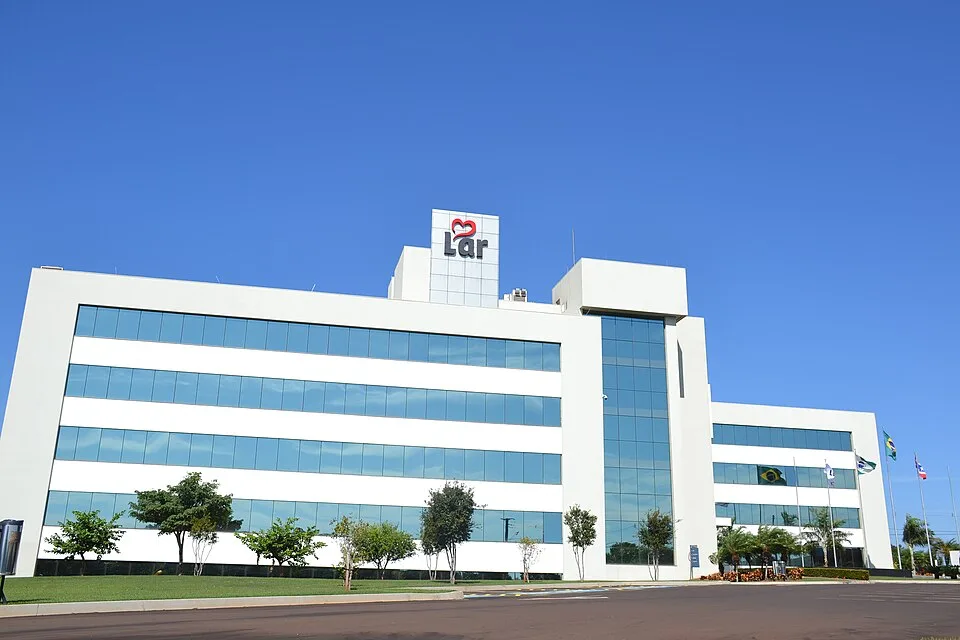 Lar 62 anos. Uma cooperativa que se confunde com o desenvolvimento da região