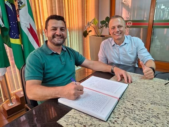 Titular reassume prefeitura de Marechal