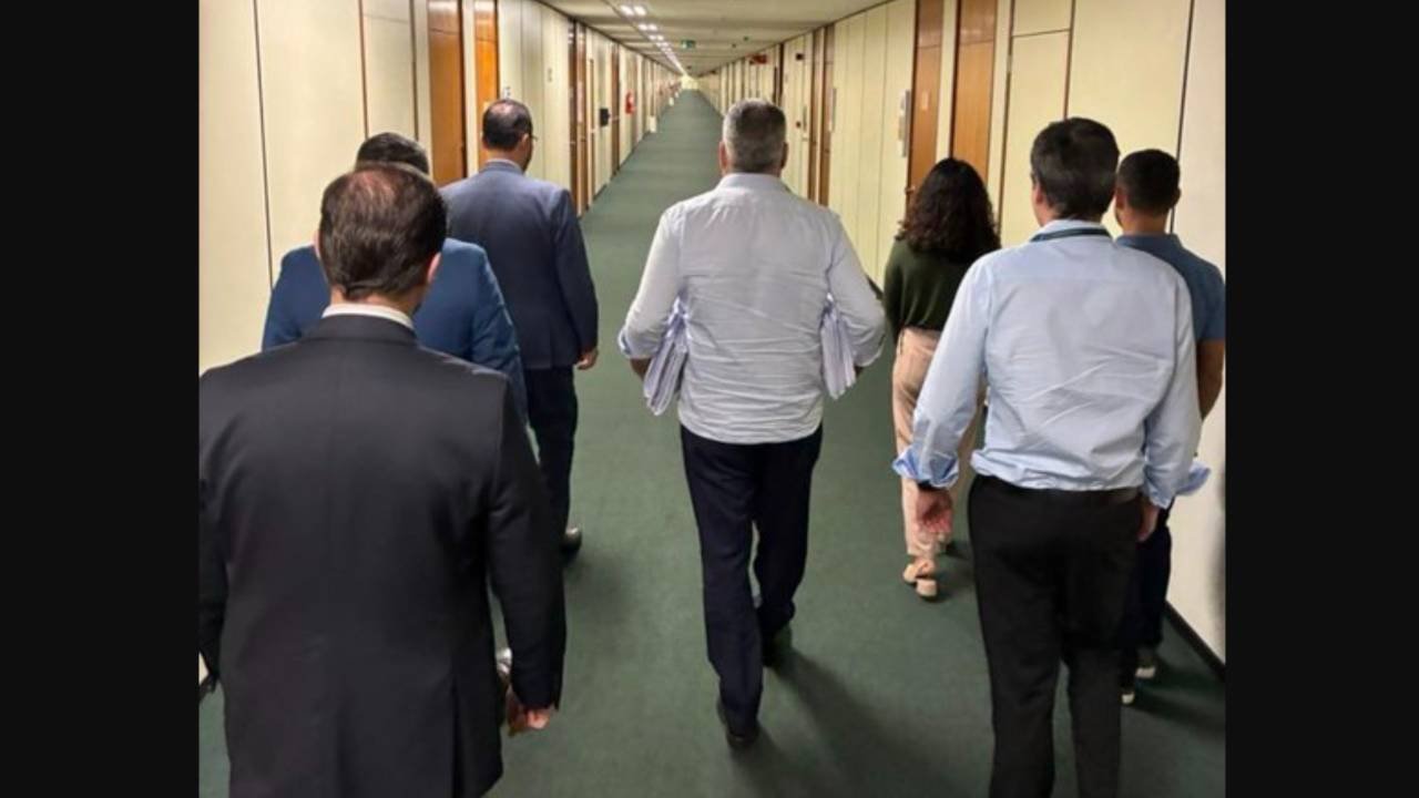 Alfredo Gaspar pede 218 indiciamentos, incluindo Lulinha, por roubo no INSS