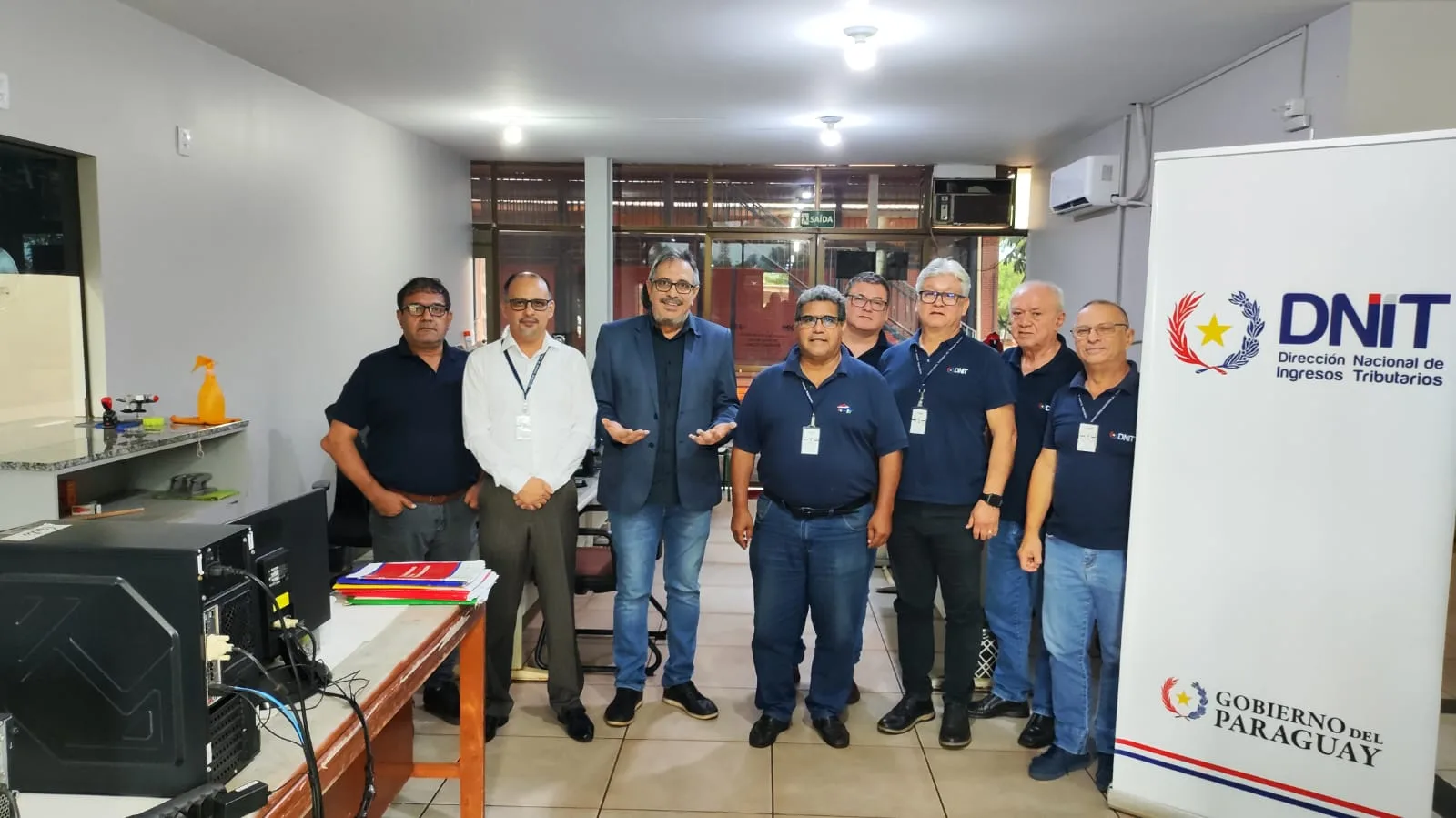 Entrevista: Em harmonia, 17 paraguaios trabalham na Aduana Integrada do Porto de Santa Helena