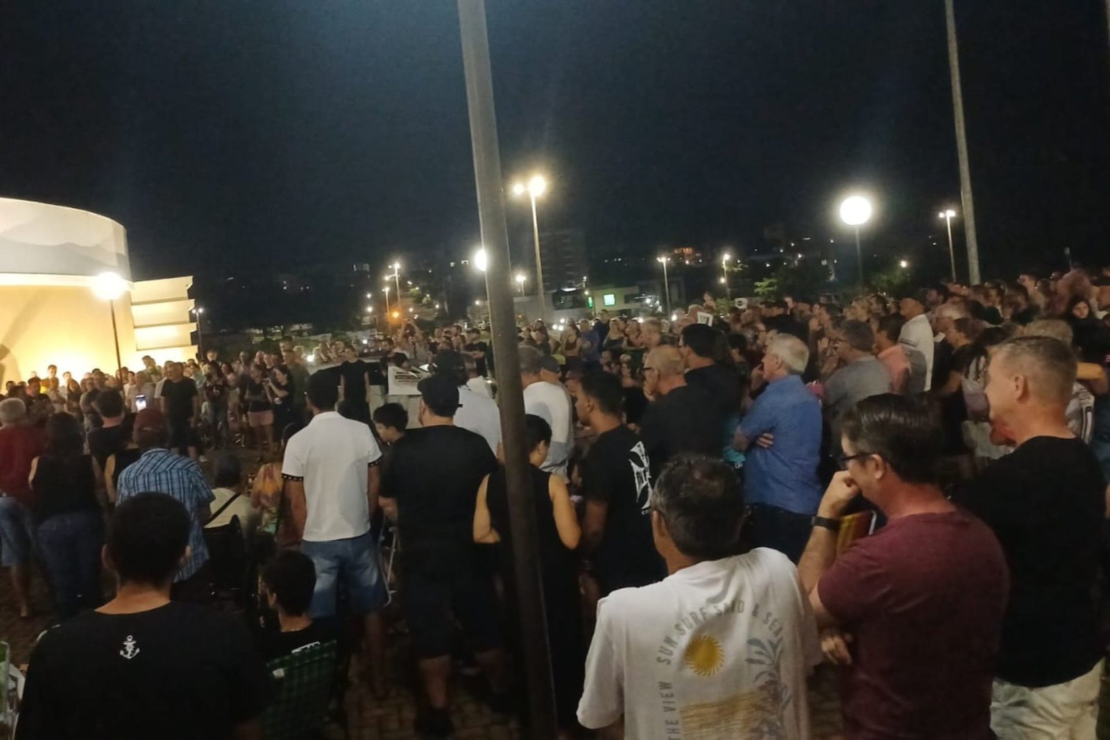 Prefeito de Medianeira enfrenta protesto por causa do aumento do IPTU