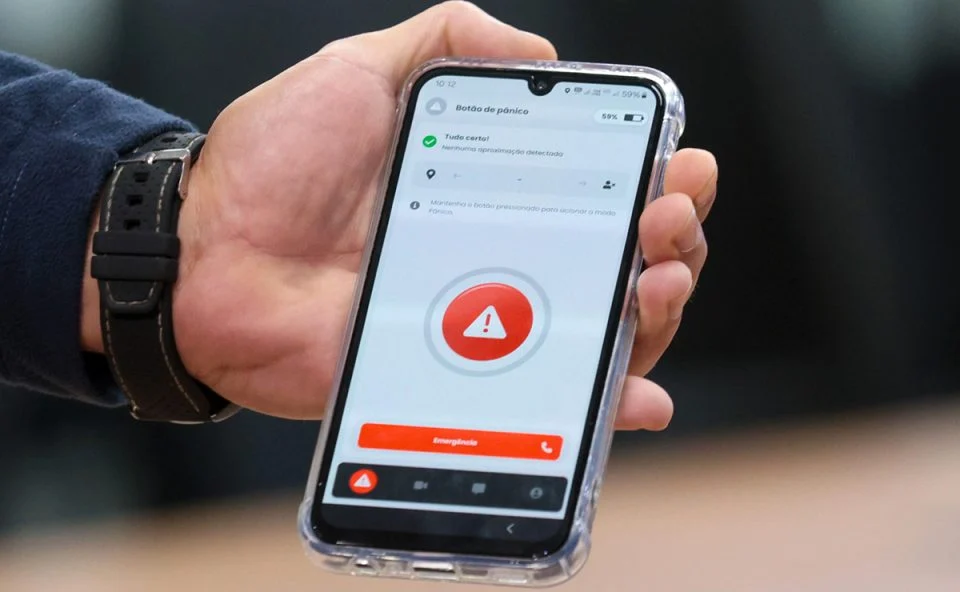 SESP/PR: Monitoração eletrônica simultânea possibilita mulher com medida protetiva, saiba onde está o agressor