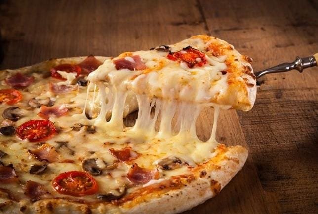 Arena Strike com duas novidades: marmita diária e rodizio de pizzas que começa hoje