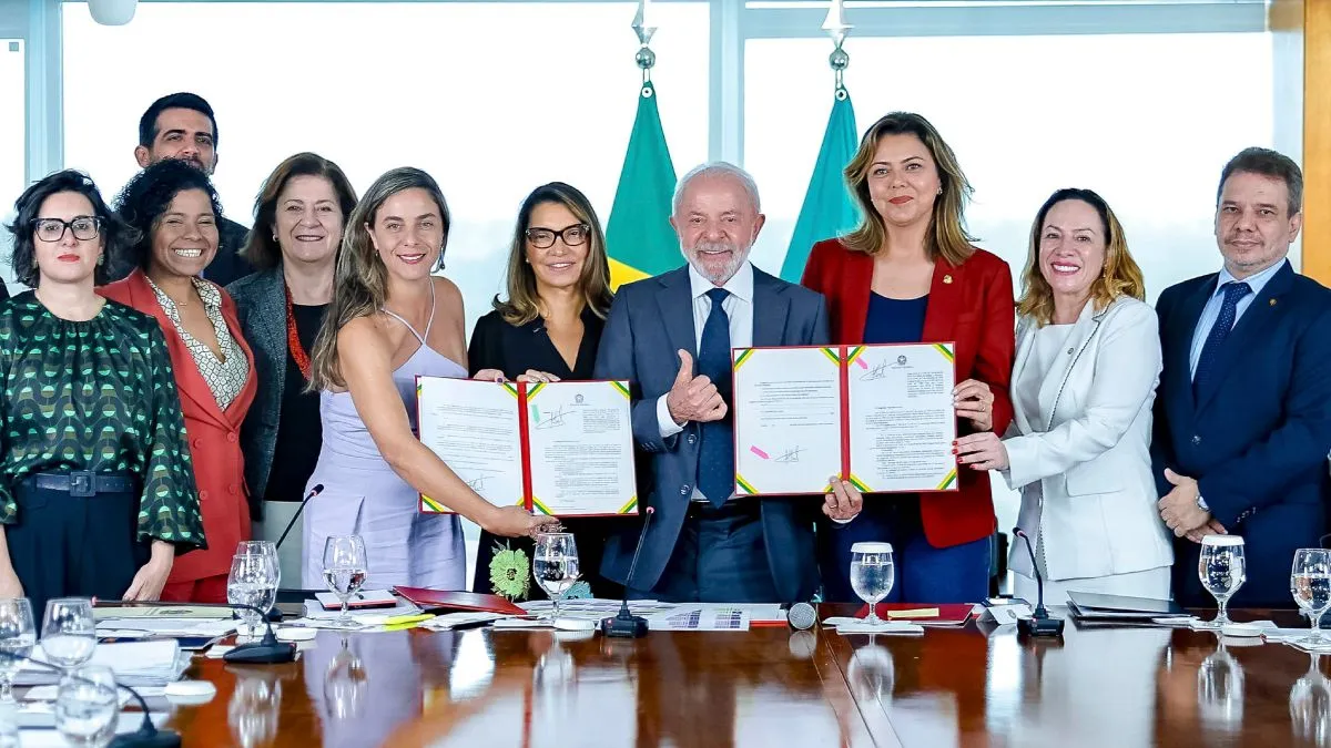 Lula sanciona pacote que aperta cerco a agressores de mulheres