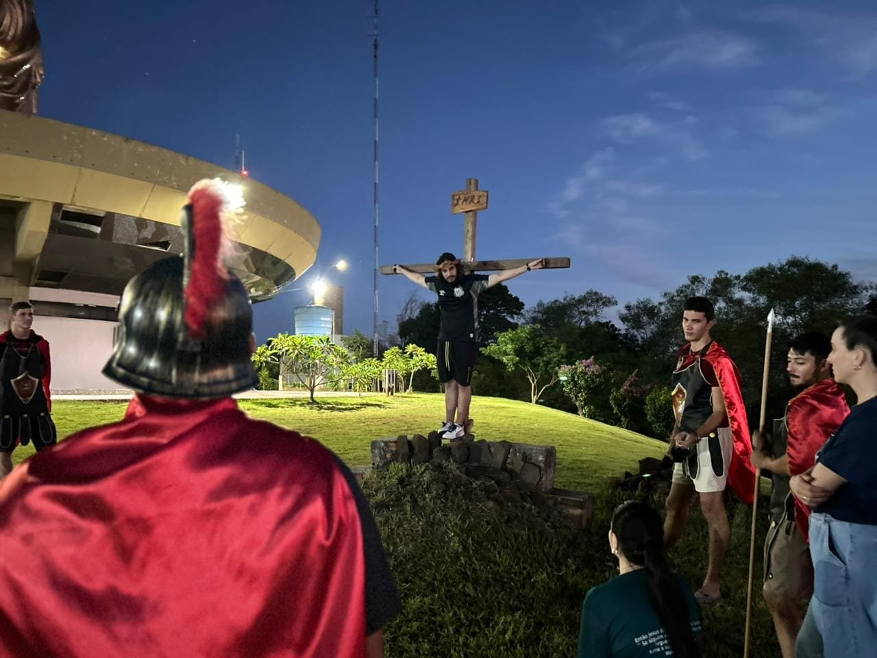 Encenação da Paixão de Cristo, precedida pela procissão de velas, será hoje no Cristo Esplendor em Santa Helena