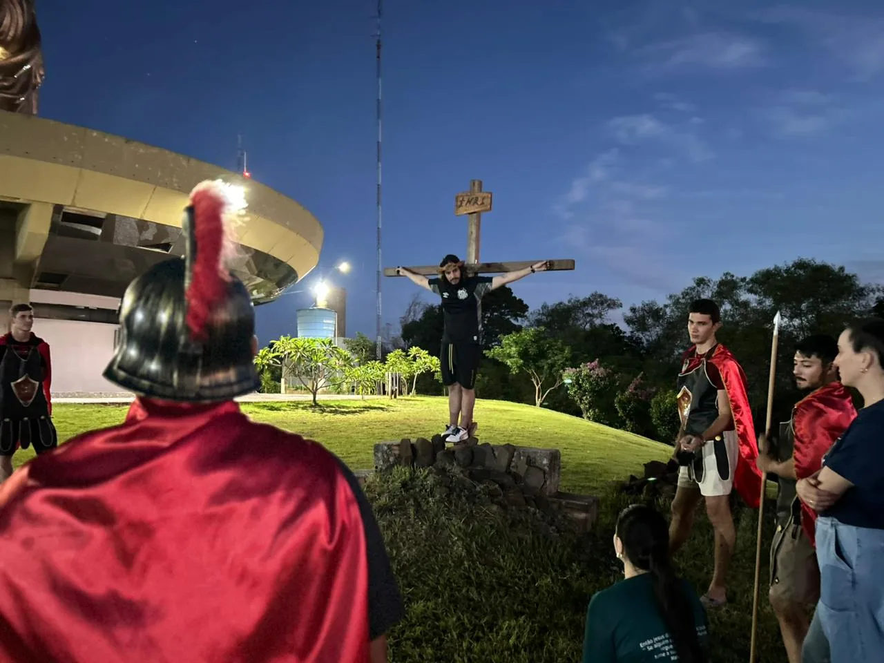 Encenação da Paixão de Cristo, precedida pela procissão de velas, será hoje no Cristo Esplendor em Santa Helena