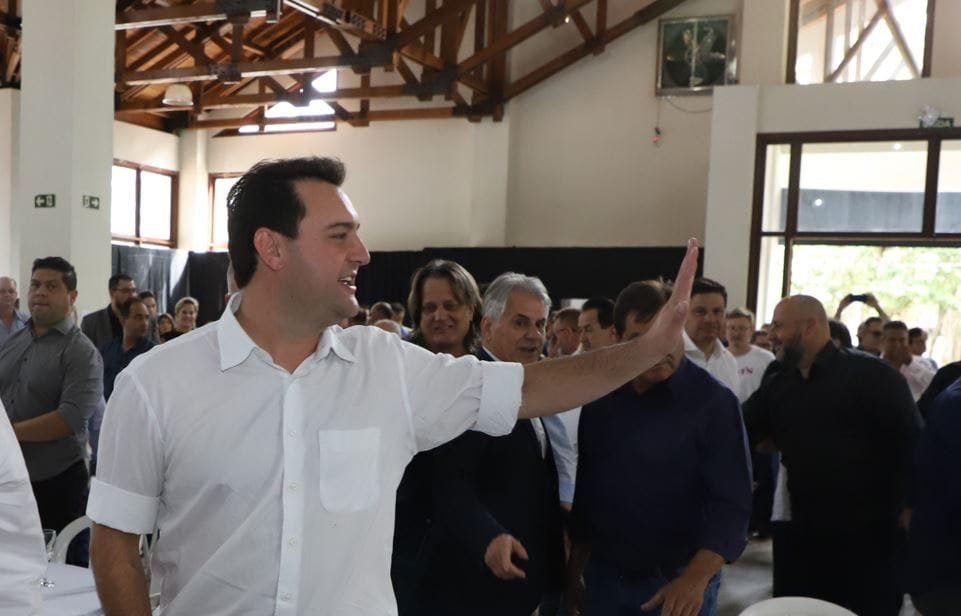 Governador Ratinho em Santa Helena, anuncia novo trevo, anel viário, remodelação total de praça e espaço coberto para feira: 80 milhões