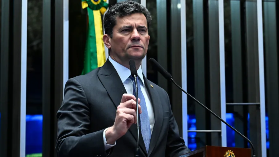 Moro em ascendência deixa concorrência pra trás e só sobe na disputa para governador do Paraná