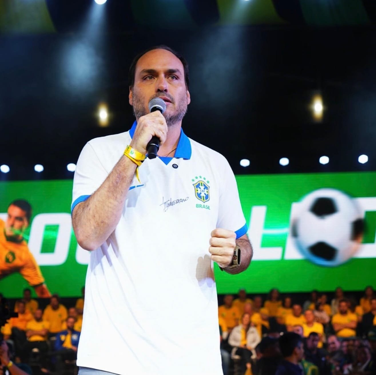 Flávio Bolsonaro fala sobre dinheiro do Master, confirma contrato e quer CPI urgente. “Separar bandidos de inocentes” (vídeo)