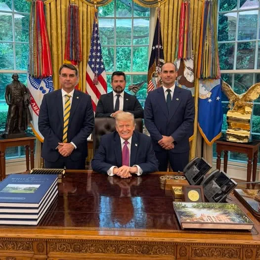 Flávio Bolsonaro diz ter pedido a Trump que classifique PCC e CV como terroristas