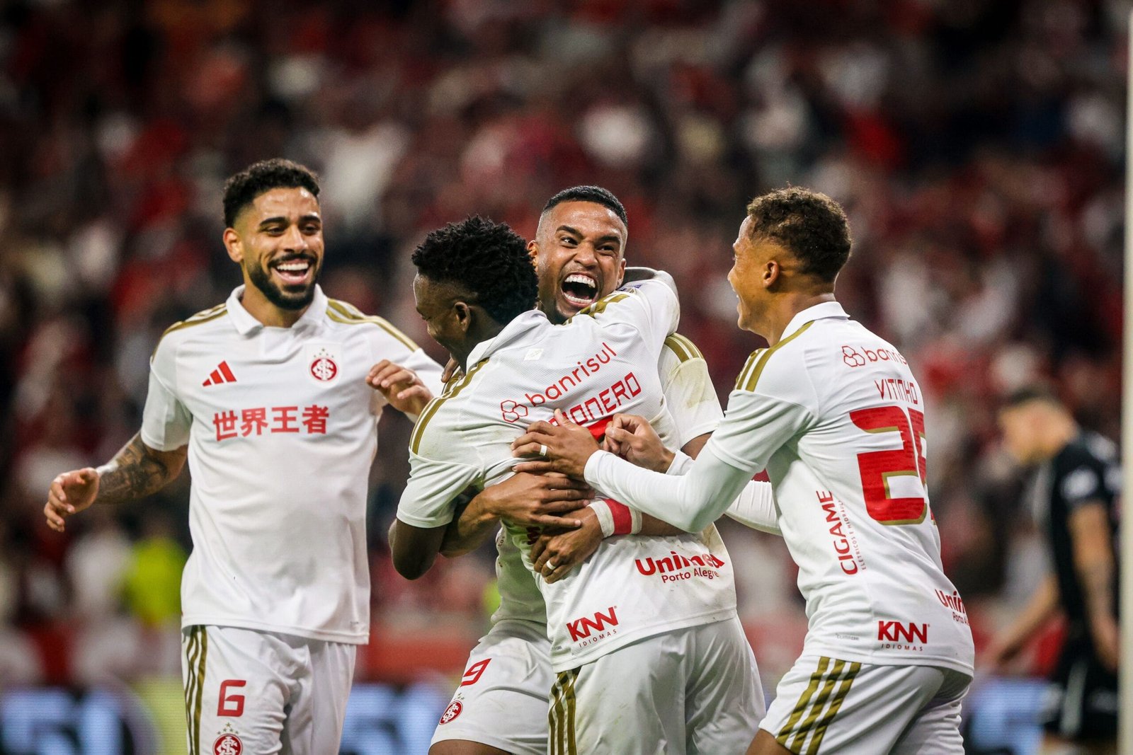 Inter goleia Vasco em casa e Grêmio empata com Bahia para sair da zona do rebaixamento. Veja detalhes da rodada