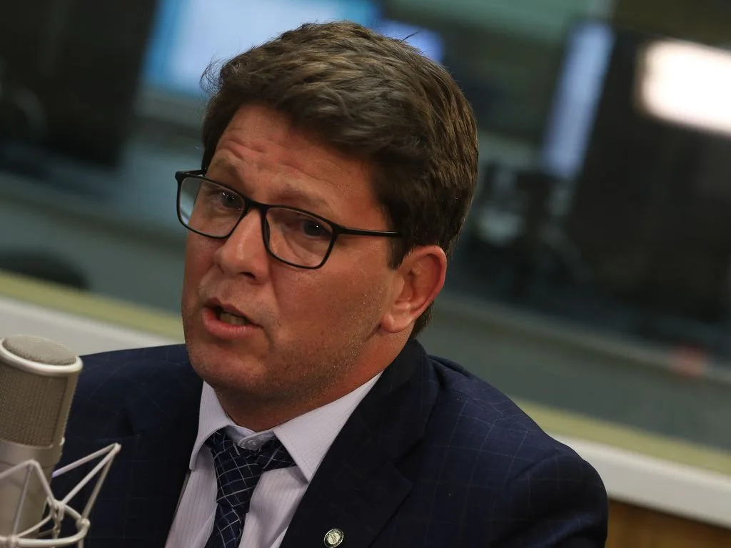 Deputado e produtor do filme de Bolsonaro emite Nota Oficial