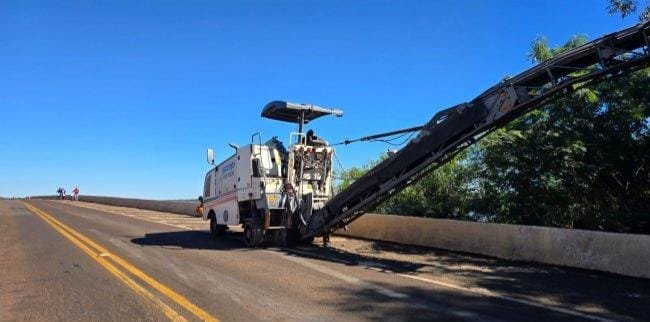 Oscilação em cabeceiras de ponte são naturais e precisam de reparos periódicos. Hoje é a vez da ponte sobre o São Francisco Falso