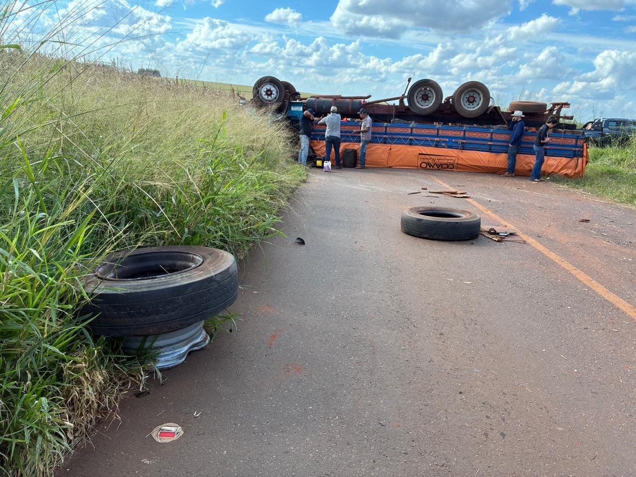 Tarde trágica com três mortes em colisão de carro contra caminhão na região de Alto Piquiri
